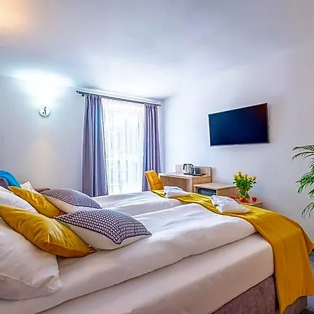 Nova Fala Bed & Breakfast 3*